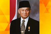 B.J. Habibie (Mantan Presiden RI, Ahli Iptek)