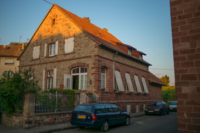 Garnison-Verwaltungs-Dienstgebäude mit Waschküchenanbau (Neuf-Brisach)