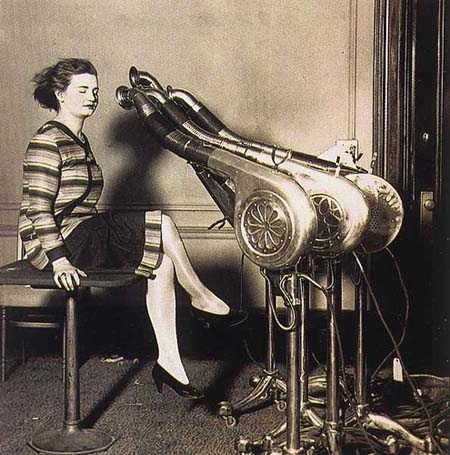 Before the 1920s woman used vacuums to dry their hair. How?