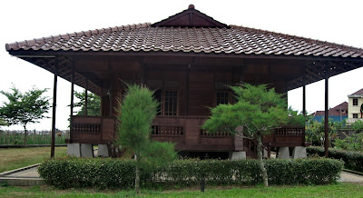  Villa Rumah Kayu 