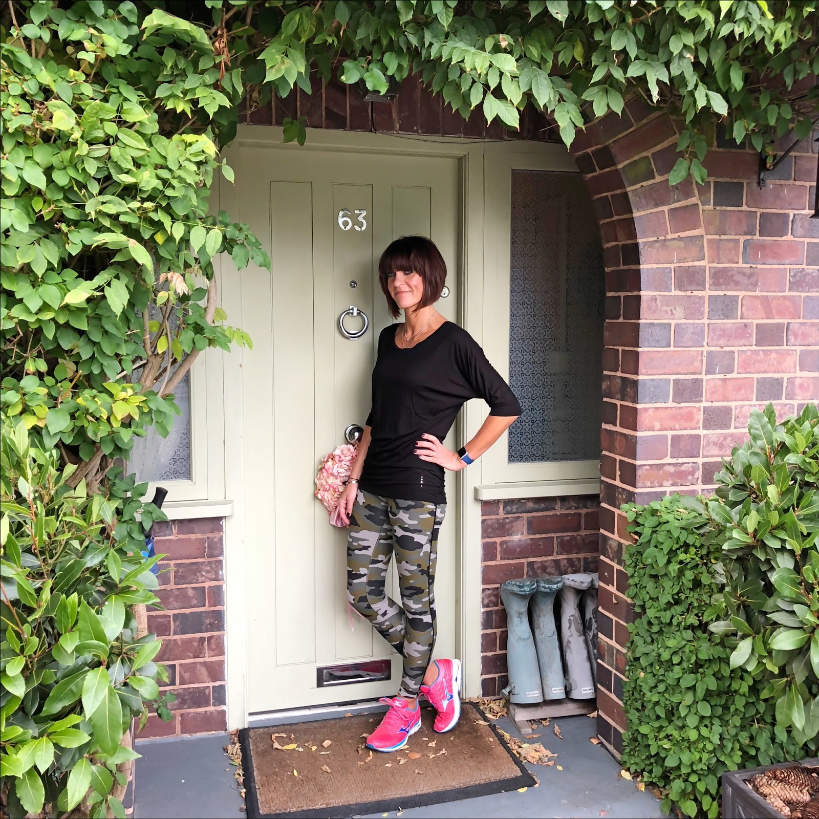 my midlife fashion, asquith london, activewear, asquith london be grace batwing top, asquith london camouflage flow with it leggings