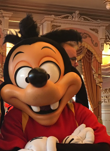 Max Goof Character Plaza Inn Disneyland