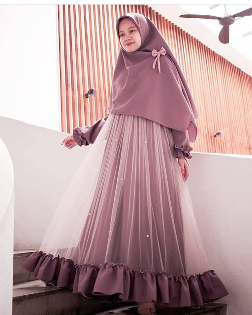 18 Referensi Outfit Long Dress Modern cocok untuk Kamu yang Ingin Tampil Stylish