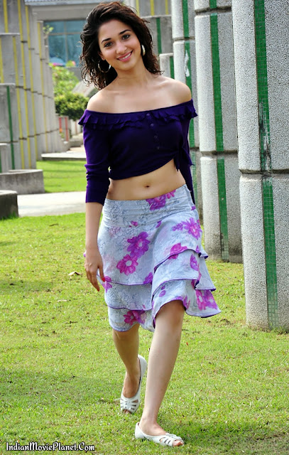 actress tamanna bhatia hot navel show images 