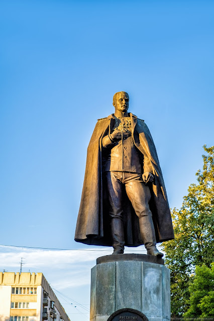 Памятник Нестерову