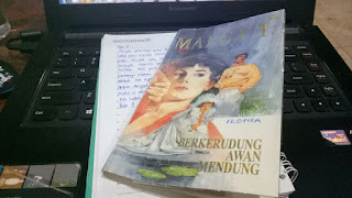 Sinopsis dan Jual Novel Marga T Berkerudung Awan Mendung