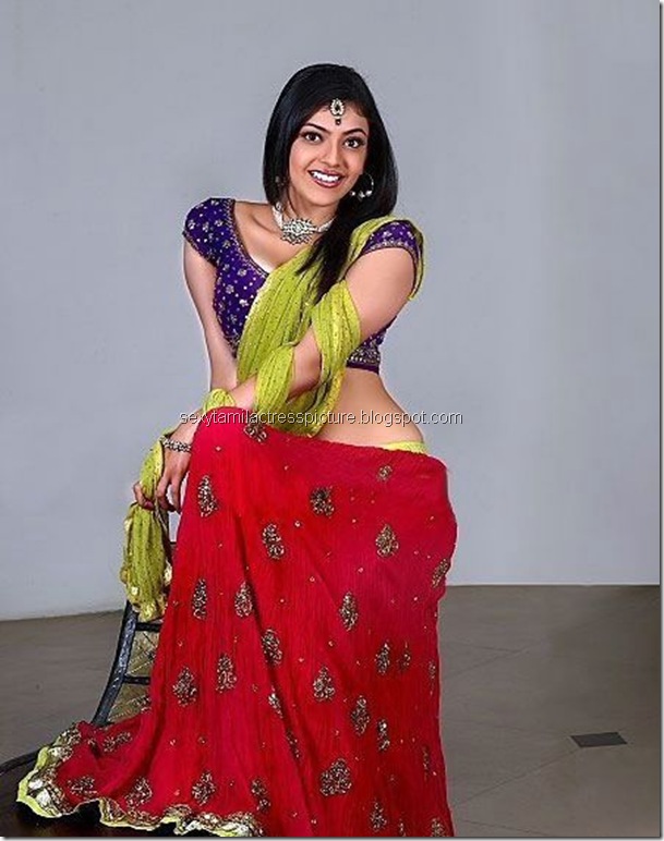 Kajal_Agarwal_Hot_Navel_stills_04