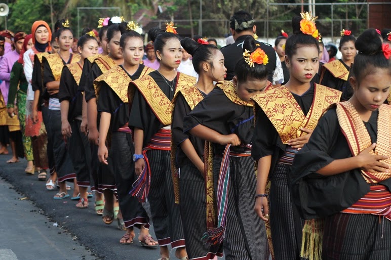  Pakaian  Adat  Lambung Khas Lombok  Tengah Lombok  Atraktif