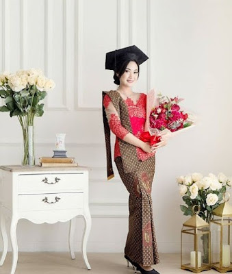 model kebaya wisuda lengan pendek terbaru