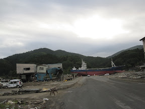 One of the most amazing things I saw was this huge ship maybe 3 blocks away from the sea...