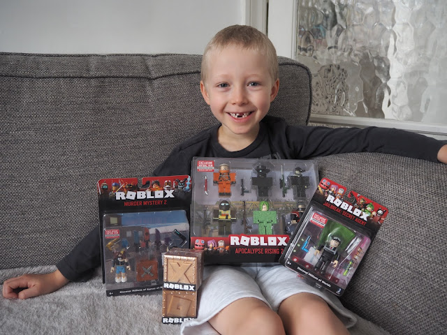 Chic Geek Diary The New Roblox Toys From Jazwares Review Giveaway - roblox games review a fantastic game for kids