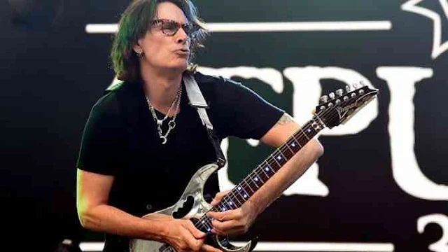 Steve Vai gitaris tercepat di dunia