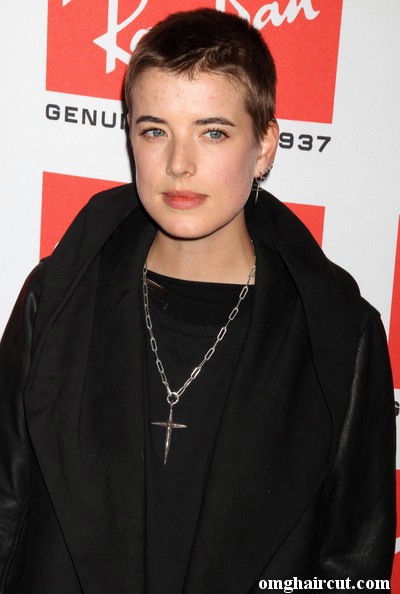 agyness deyn hairstyles. Socialite Agyness Deyn showed off her buzzcut while hitting the Ray-Ban Aviator party in New York