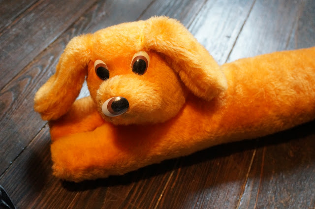 70s 1970s vintage plush dog orange chien de porte