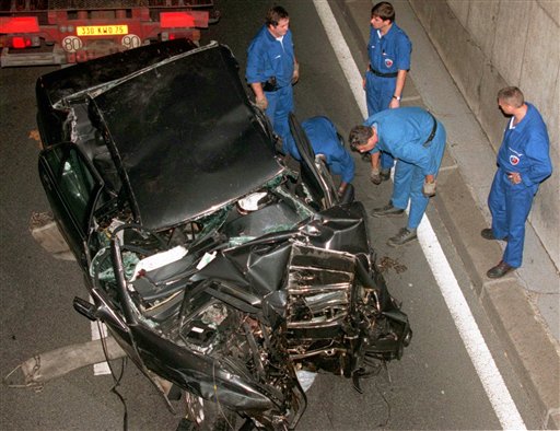 princess diana crash scene. princess diana car crash chi.