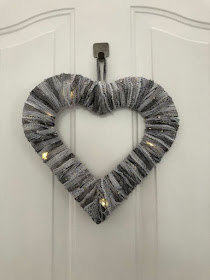 https://chascrazycreations.com/3-dollar-light-up-heart-wreath/