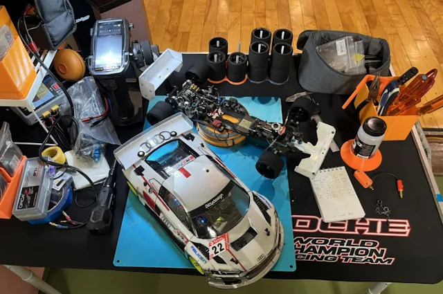 今回はF1と12GT-Rの2台