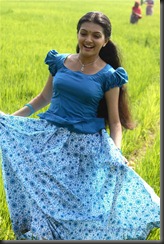 saranya_mohan_as_village_girl
