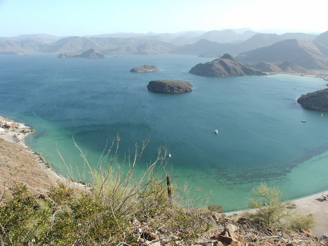 Beautiful Mar de Cortés, on the other side of the peninsula, some 40 miles away from Pescadero.