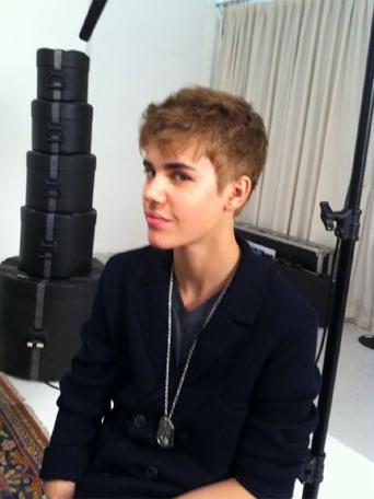justin bieber pictures new haircut 2011. chat show justin bieber Justin+ieber+new+haircut+2011+on+ellen Hes famous for real this Grammy gomez who says, justin justinfeb , gomez