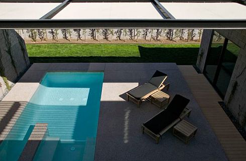 Luxury Small Swimming Pool Minimalist Designs-5