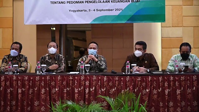 Buka Acara Bimtek Pengelolaan Keuangan BLUD, Bupati Arif : Tingkatkan Pelayanan Terhadap Pasien