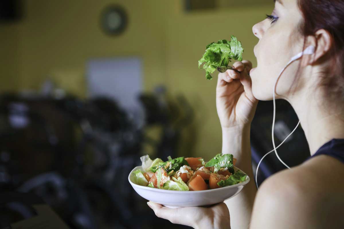 Manger plus lentement peut vous aider à perdre du poids