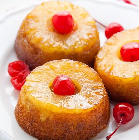 Mini Pineapple Upside-Down Cakes #Dessert #FamilyDessert
