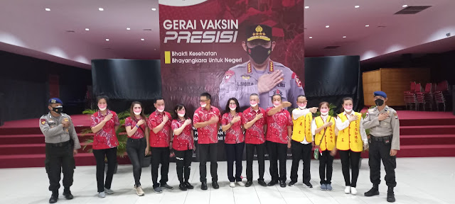 Ribuan Masyarakat Mengikuti Vaksinasi Massal Yang Digelar PSTMI Kota Batam