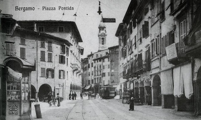 Bergamo Piazza Pontida