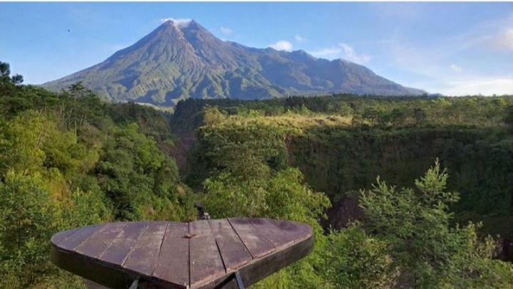 sejarah wisata batu alien jogja