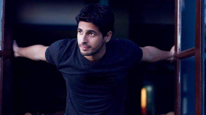 Siddharth Malhotra hot HD Wallpaper and Photo Gallery