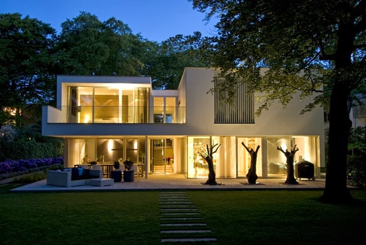 Modern home by Clijsters Architectuur Studio