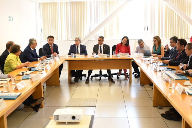 Em Brasília: João Azevêdo se reúne com diretoria da Anvisa e discute implantação de fábrica de insulina na Paraíba