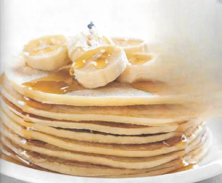 Pancake con banane e caffè