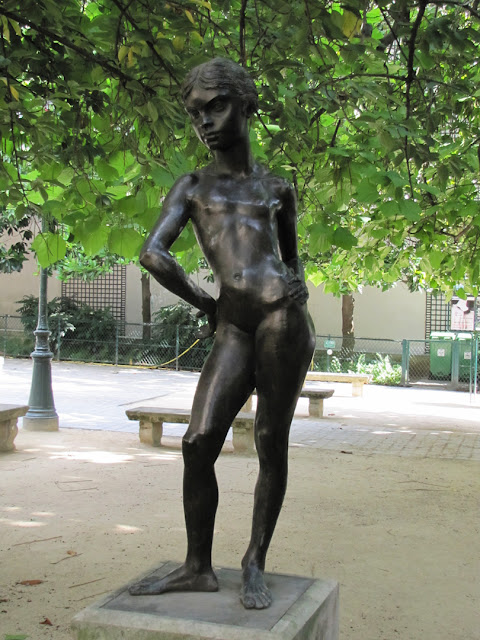 Carolina by Marcello Tommasi, square Gabriel Pierné, Paris