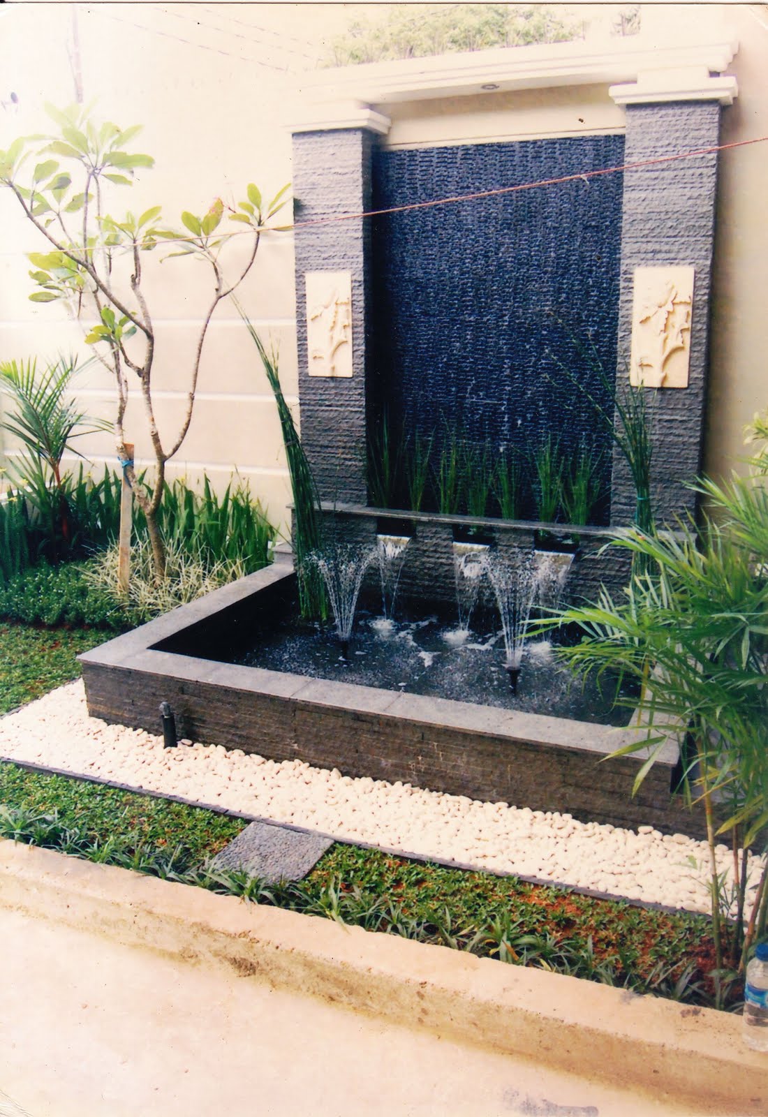 Taman Air Terjun Minimalis Gallery Taman Minimalis