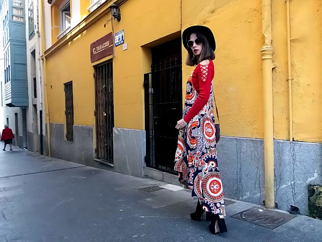 fashion, moda, look, outfit, blog, blogger, walking, penny, lane, streetstyle, style, estilo, trendy, rock, boho, chic, cool, casual, ropa, cloth, garment, inspiration, fashionblogger, art, photo, photograph, Avilés, oviedo, gijón, asturias, dress, vestido, boots, jeans,