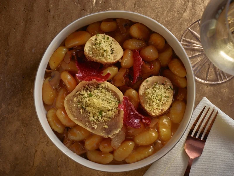 Şehrin yeni gastro-terası; Izaka Terrace