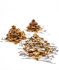 3D cookie christmas tree - almond and chocolate
