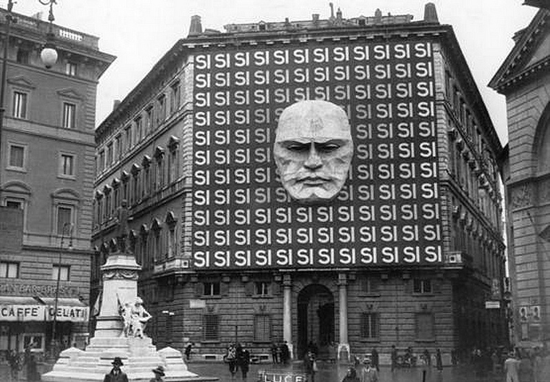 25 Breathtaking Photos From The Past - The headquarters of Benito Mussolini and the Italian Fascist party in Italy, 1934