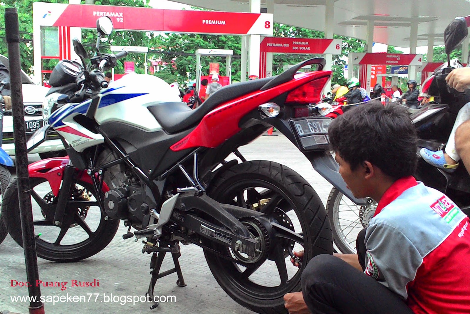 Blog R 77 HONDA CB150R BAN LEBAR PAKAI NITROGEN