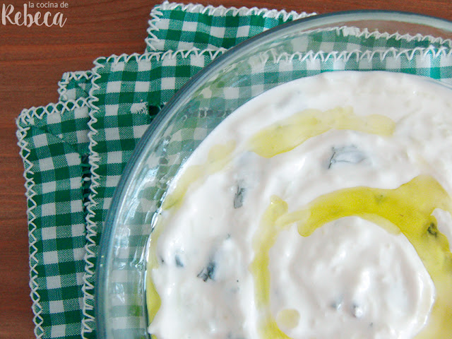 Tzatziki (salsa de yogur y pepino)