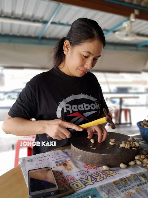 Ais Kacang ABC @ Joo Yee (Tan Kee Pelangi) in Taman Serene Hawker Centre, Johor Bahru. Update 2018 Ais Kacang ABC @ Joo Yee (Tan Kee Pelangi) in Taman Serene Hawker Centre, Johor Bahru. Update 2018