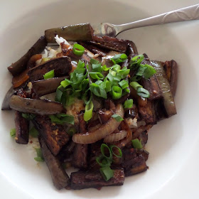 Szechuan Eggplant:  A quick and easy meatless stir fry made with eggplant, garlic, ginger, and soy sauce.  #meatless