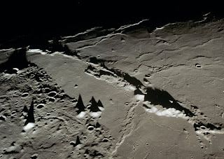 Man on moon Picture 8