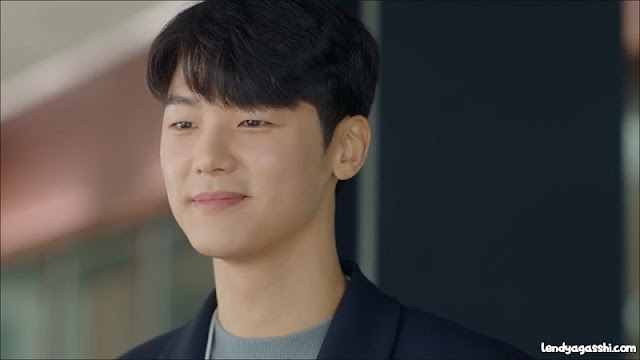 Kang Min Hyuk as Lee Seung Yoo : Not Yet Thirty