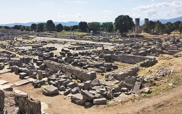 Οψόμεθα εις Φιλίππους: Μιχάλη, περαστικά και κράτα γερά