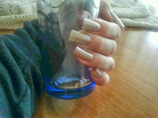 nail art bianco e rosato champagne