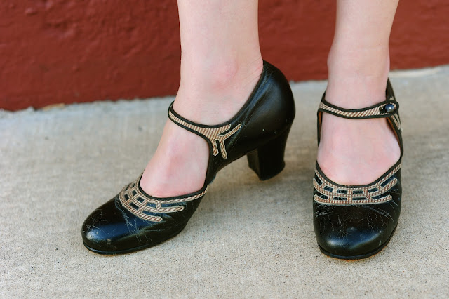 Flashback Summer: 1920s Photo Shoot, shoes